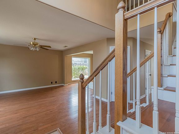 4th image of 1128 Lauran Park Dr.