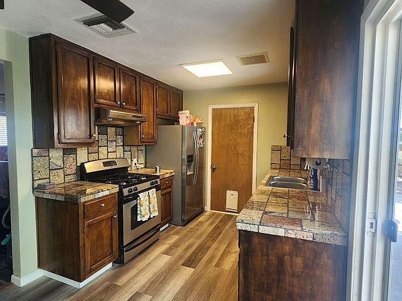 5th image of 1612 Ewing Cir