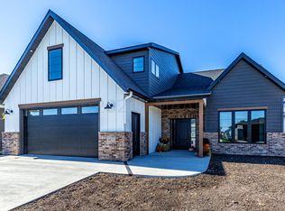 4821 Foxtail Ln S, Fargo, ND 58104