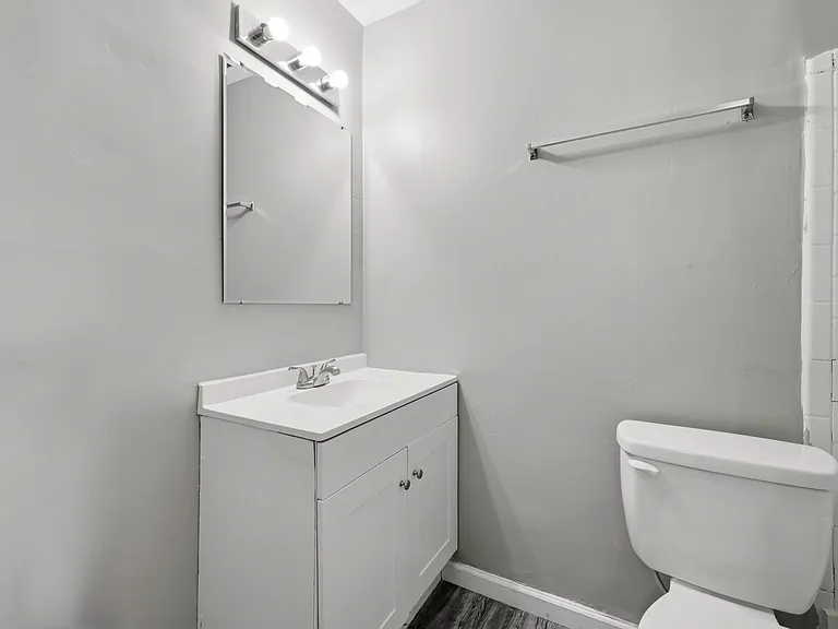 1805 Oxford Cir — Photo 24