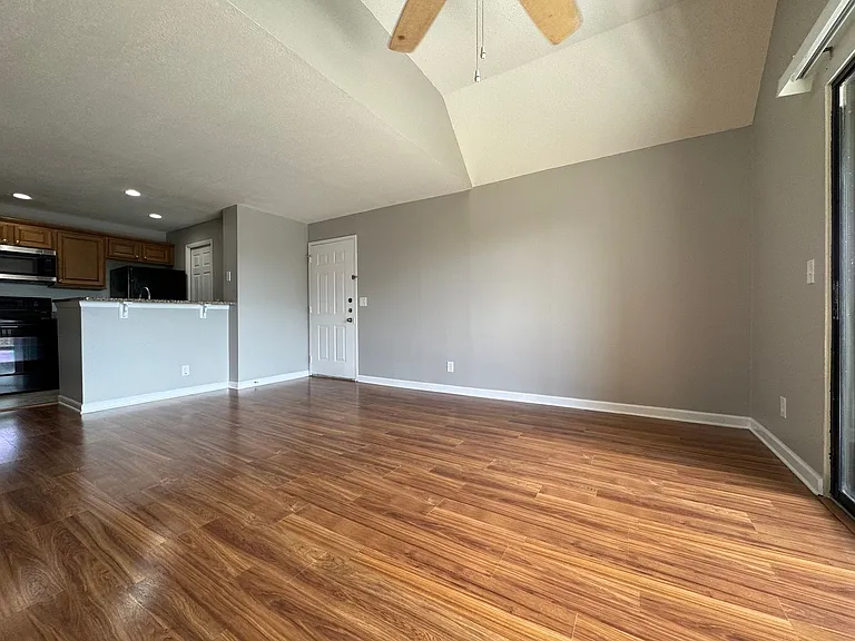 390 Lake Placid Ct #303 — Photo 14