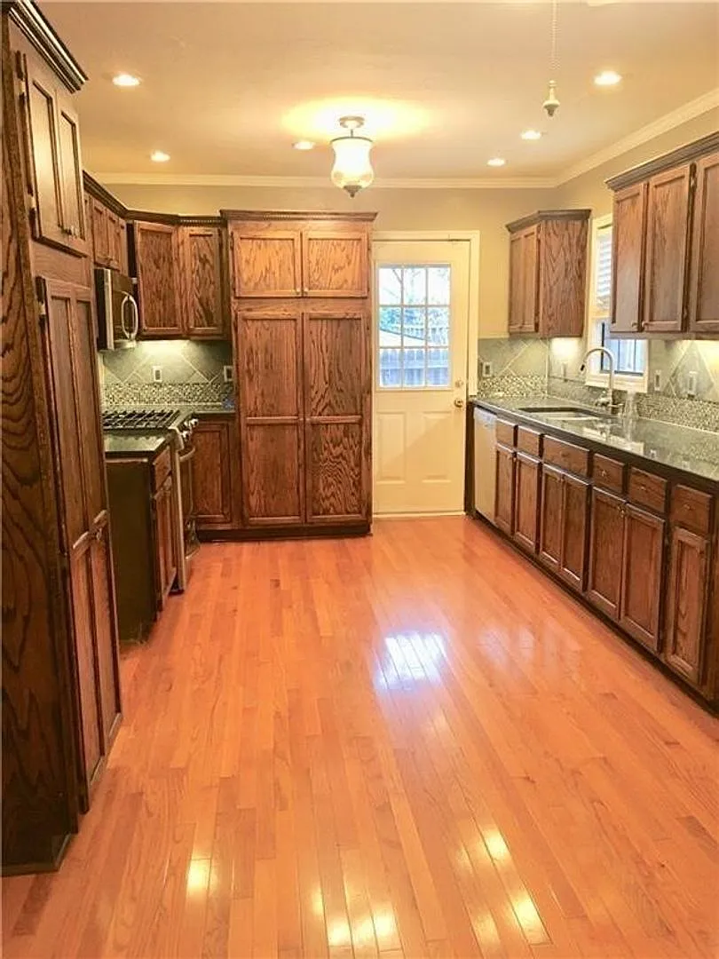 Charming 3-Bedroom Home in Midtown Oklahoma City!! — Photo 3