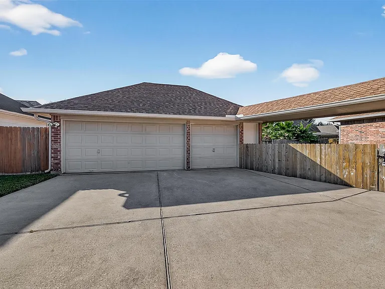 2834 Martina Dr — Photo 28