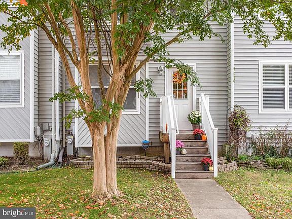 4th image of 7999 Delores Ct