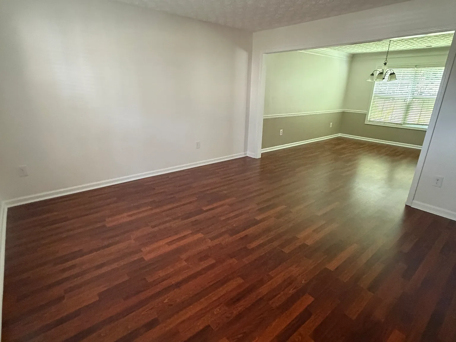 4 bed, 2.5 bath, 2338 sqft, $2,350 — Photo 3