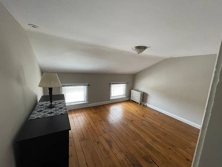 Bedroom #4 (Master~ Larger than it appears in photo)