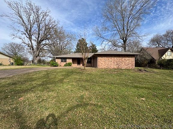 3rd image of 508 S McGee Dr