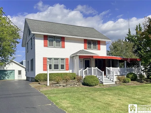 42 Main St, Bemus Pt, NY 14712