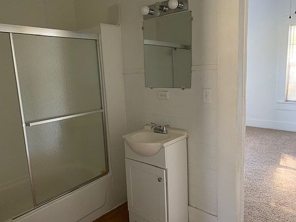4th image of 807 Abney Ave