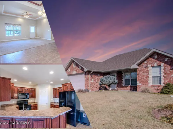 140 Venus St, Holts Summit, MO 65043