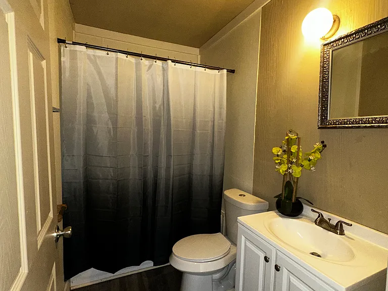 5617 Fairfields Ave — Photo 2