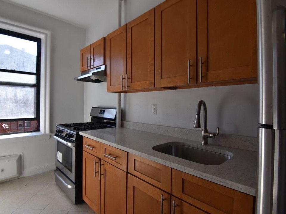 1st image of 280 E 21st St APT 4I