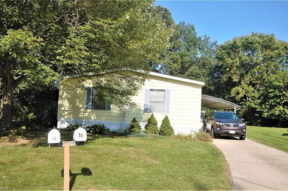 1st image of 16 Michael Dr #16