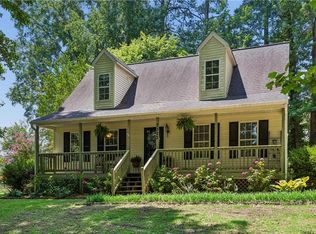 7322 Edgehill St, Gloucester, VA 23061