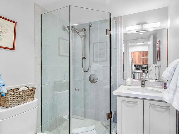 5th image of 79901 Overseas Hwy APT 417