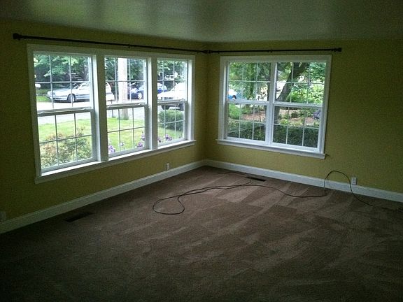 2nd image of 11239 Phinney Ave N