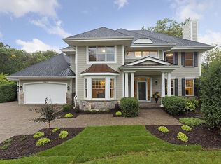 7981 Lea Cir, Bloomington, MN 55438