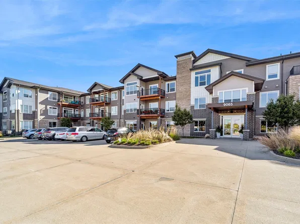 9065 Bishop Dr #101, West Des Moines, IA 50266