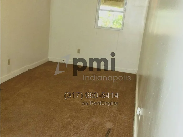 315 E 11th St — Photo 6