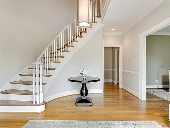 4th image of 11064 Millpond Ln