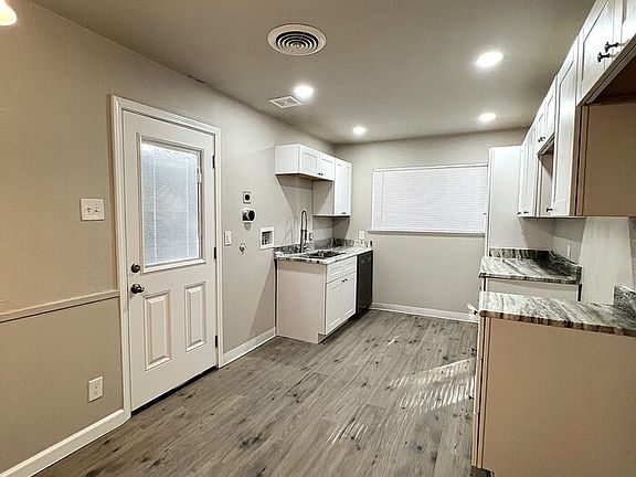 4th image of 209 W Jessup St