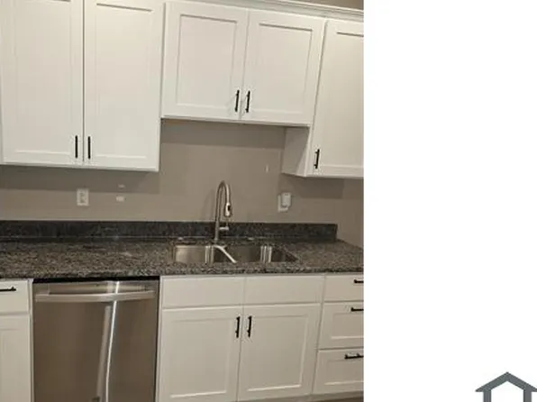 24 Suffield St APT 3, Worcester, MA 01610