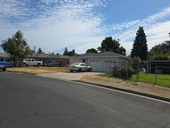 2nd image of 3910 N Safford Ave