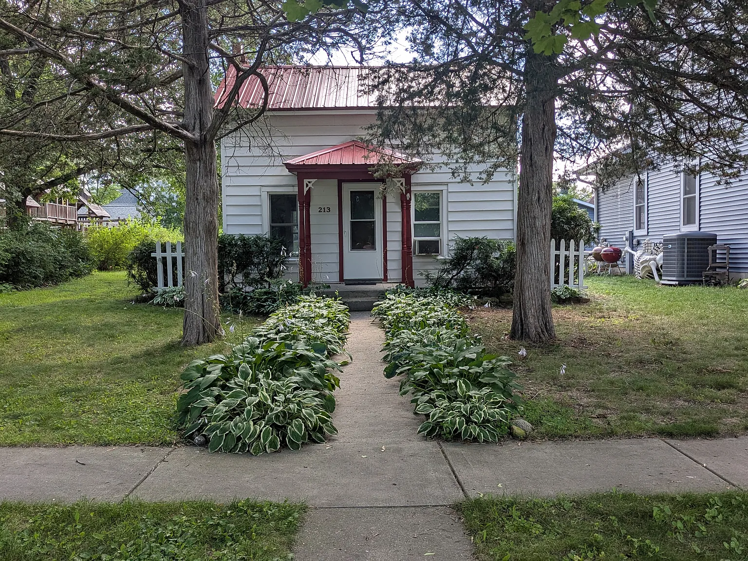 2 bed, 640 sqft, $1,200 — Photo 1