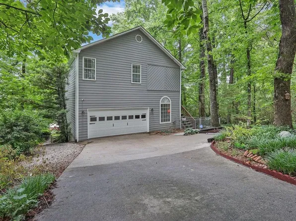 8788 Lake Dr, Snellville, GA 30039