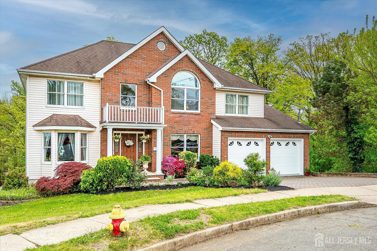 5 bed, 3.0 bath, 2937 sqft, $4,950 — Photo 1