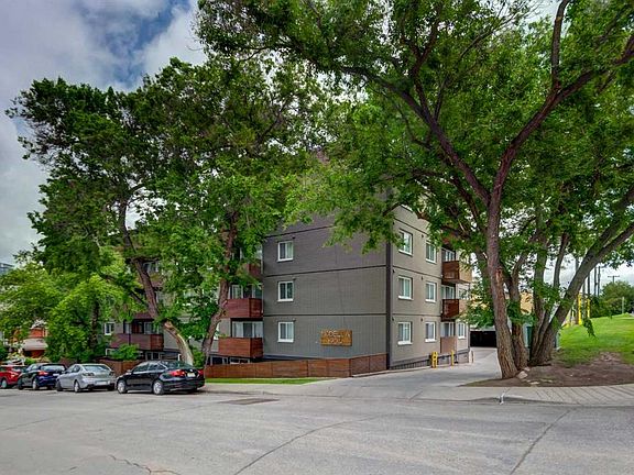 2nd image of 1904 W 10th St SW #301