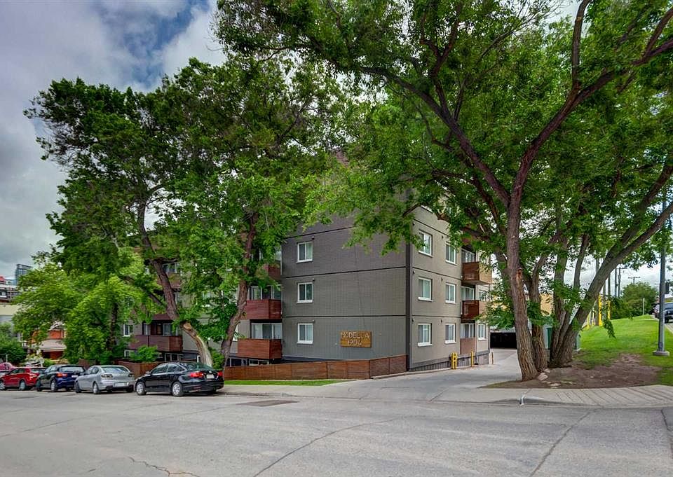 1st image of 1904 W 10th St SW #301