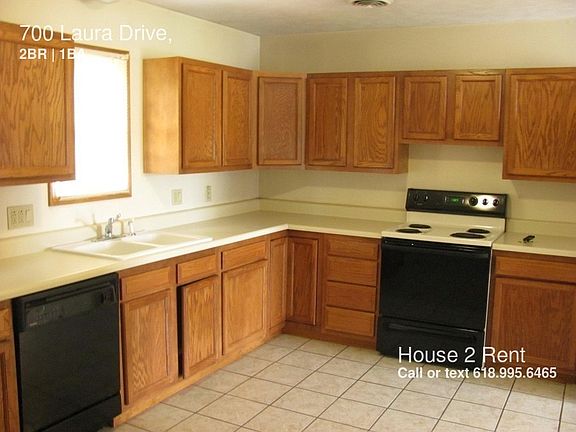 3rd image of 700 Laura Ln
