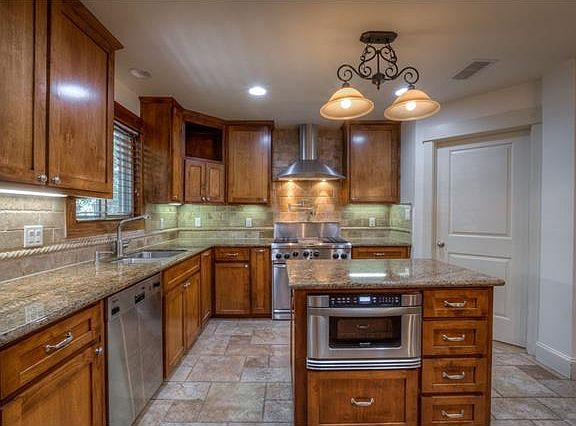 2nd image of 3415 Rain Forest Dr