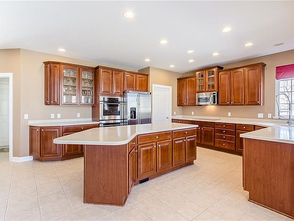 5th image of 5968 Chipmunk Cir