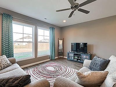 4th image of 5561 Skyline Dr