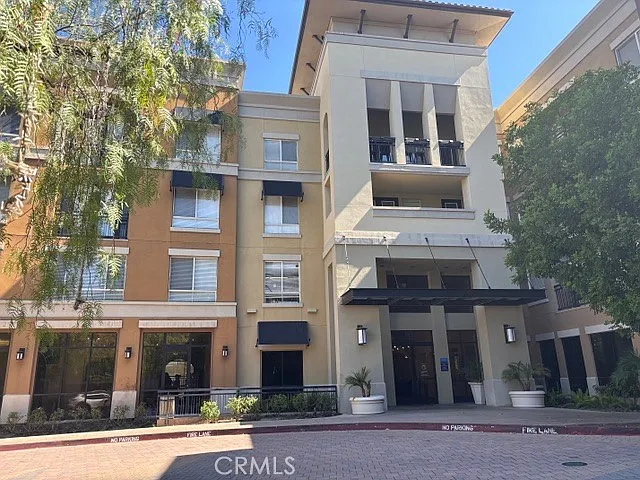 1 bed, 740 sqft, $2,495 — Photo 2
