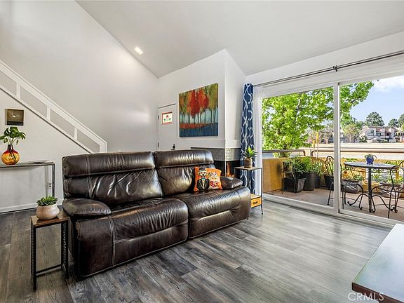 3rd image of 25712 Le Parc Unit 20