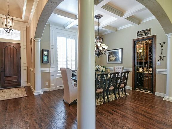 5th image of 8924 Souththorn Dr