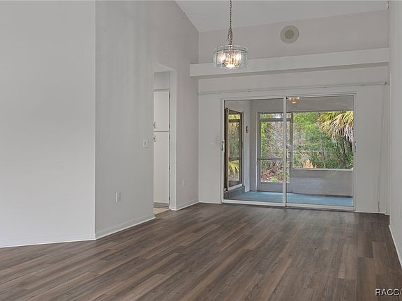 5th image of 14 Gerbera Ct