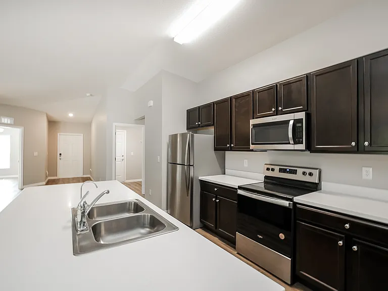 258 Dorman St — Photo 8