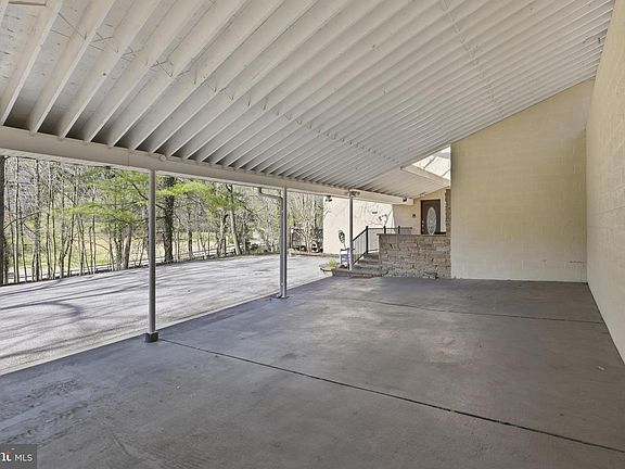 4th image of 1700 Terrace Rd