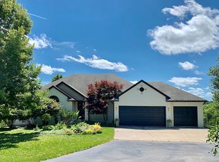 23303 W Q Rd, Elkhorn, NE 68022