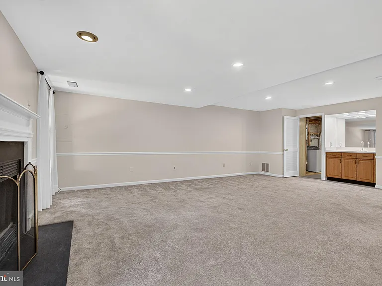 7259 Worsley Way — Photo 40