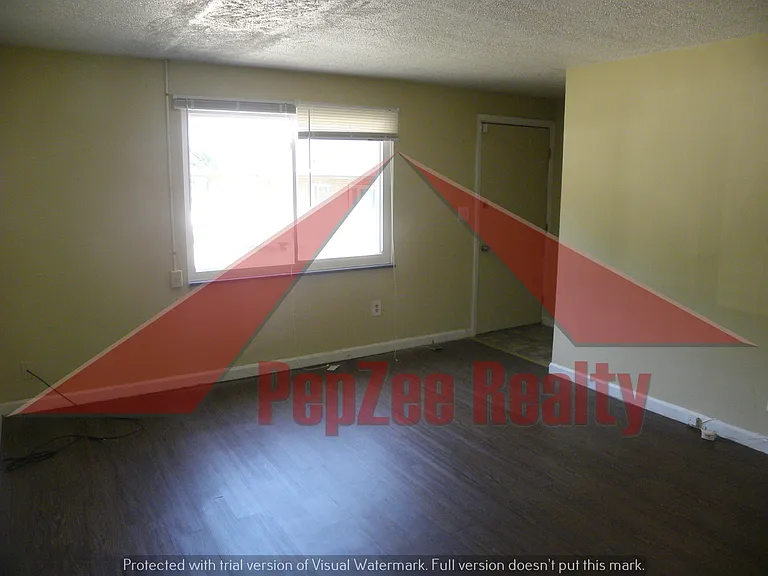 2310 Wayne Ave — Photo 3