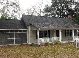 644 Carthage St, Cameron, NC 28326