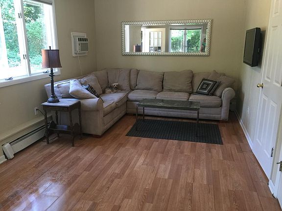 LIVING ROOM WITH SECTIONAL