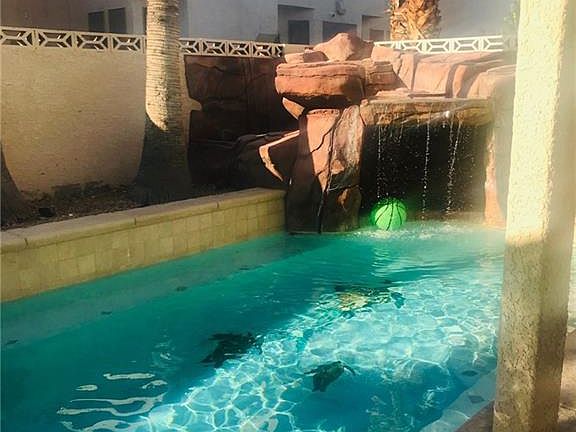3rd image of 8125 Dolphin Landing Dr