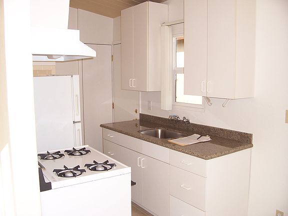 4th image of 1403 Grand Ave