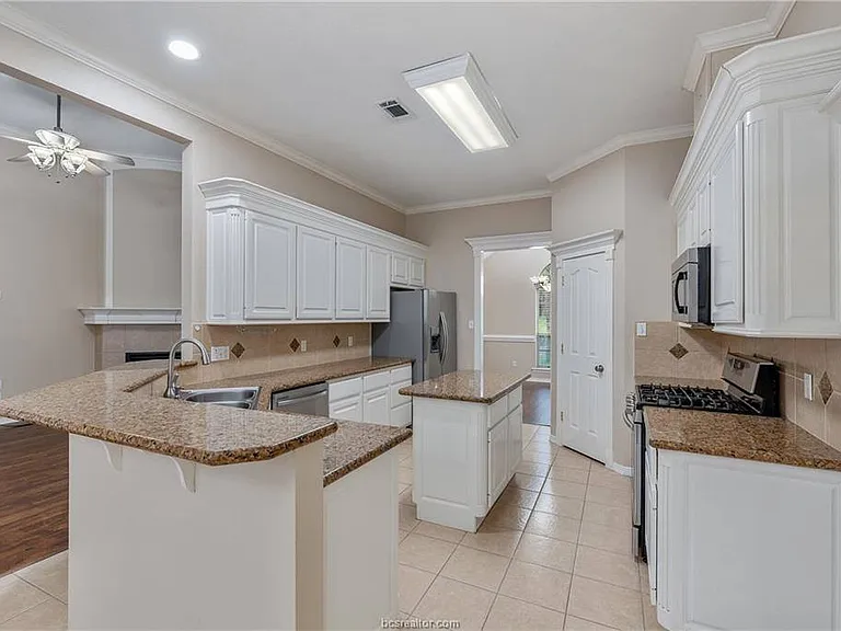 305 Stoney Hills Ct — Photo 11